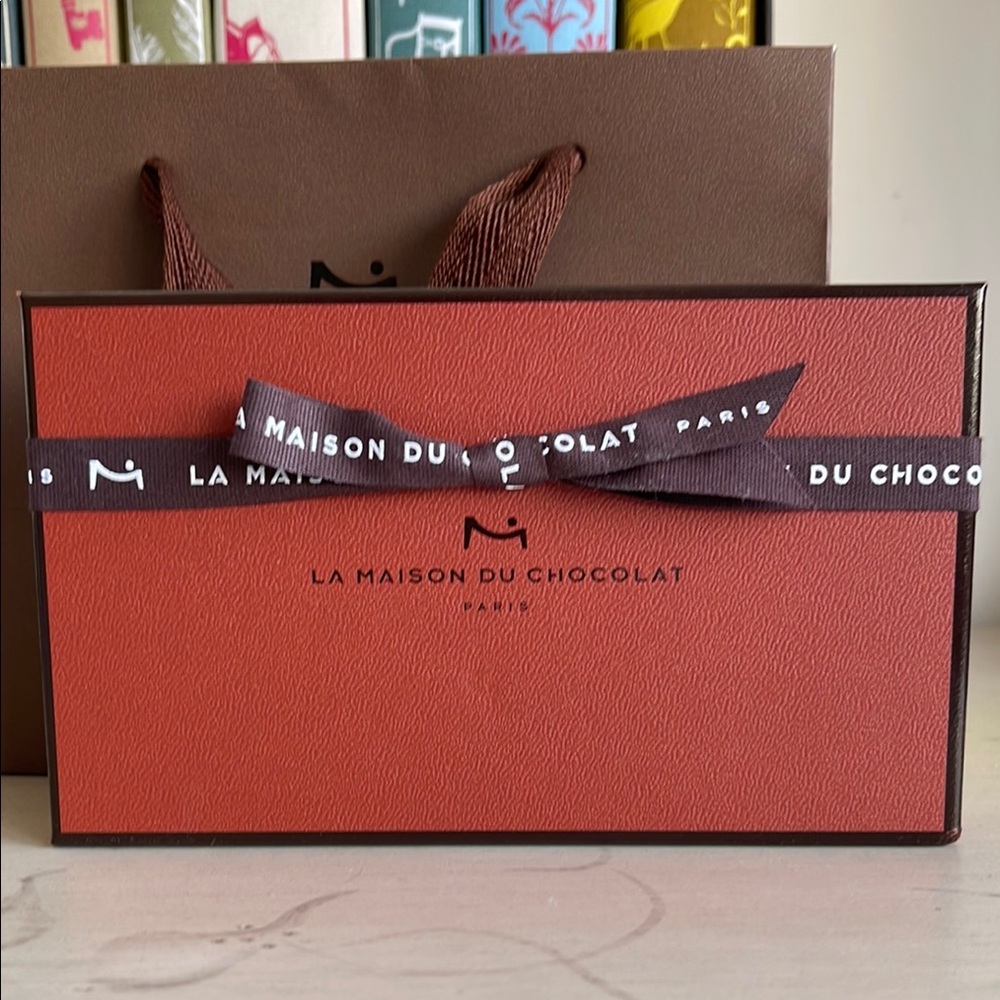 La Maison du Chocolat Gift Box - Picture 2 of 10